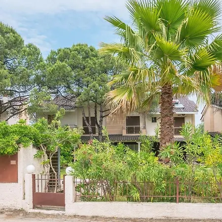 Nikolis Sea Side Villa, Вилла Вурвуру