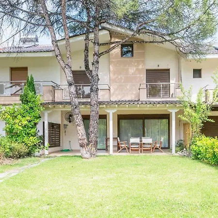 Вилла Nikolis Sea Side Villa, Вурвуру