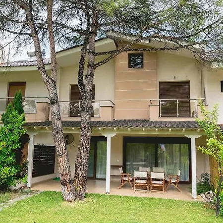 Nikolis Sea Side Villa, *