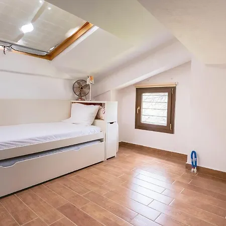 Nikolis Sea Side Villa, *